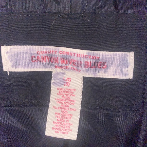 Unisex insulated snow gear! - Picture 3 of 6